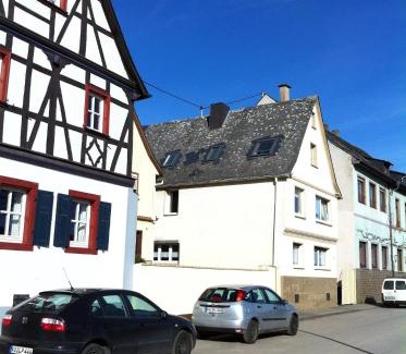Neuendorf Apartment | Ferienwohnung Rheinblick Koblenz