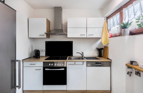 Otlingen Apartment | 'Ferienwohnung Schwarzwaldblick' with Mountain View, Private Terrace and Garden