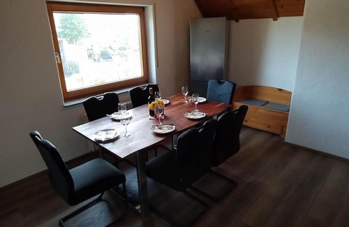 Rheinhausen Apartment | Ferienwohnung Schwörer bis 7 Personen