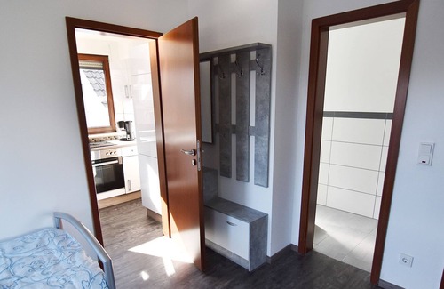 Troisdorf Apartment | Ferienwohnung T17, 1 Schlafzimmer, Balkon, Max. 2 Personen