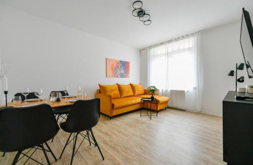 Cottbus Apartment | Ferienwohnungen am Theater - modern, zentral und ruhig mit Küche, Waschtrockner, Netflix, Wlan und Parkplatz- 2 Zimmer, 52 qm