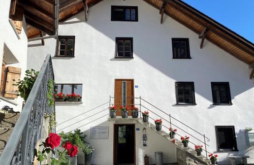 Sumvitg Apartment | Ferienwohnungen Romantica und Pacifica - ArtDaGio