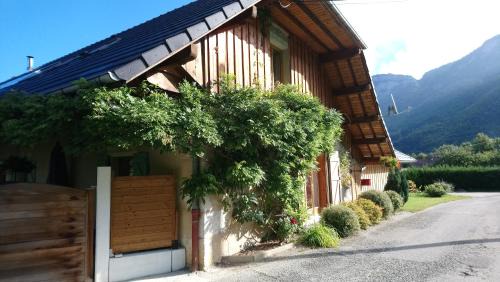 Montcel House | Ferme de la Cochette