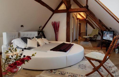 Chierry Bed & Breakfast | Ferme Historique Jean De La Fontaine et ses chambres d'hôtes Hammam-Spa - 4 étoiles