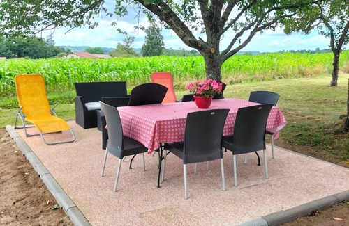 Larbey House | Ferme Rénovée Tout Confort à la Campagne