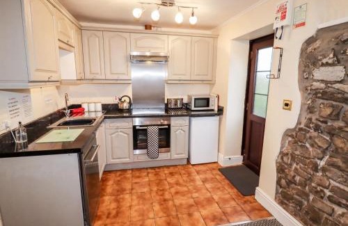 Nantgarw House | Fern Cottage