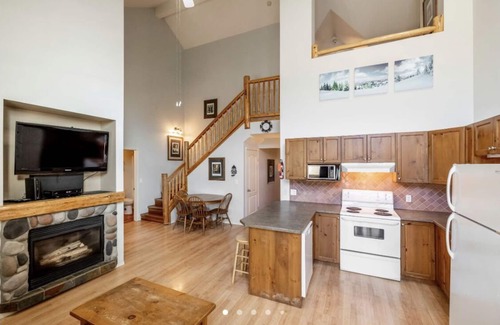 East Kootenay Condo | Fernie Riverside 3 Bedroom Condo - Mountain View