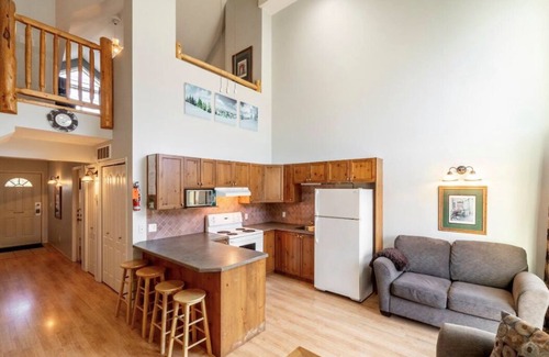 East Kootenay Condo | Fernie Riverside 3 Bedroom Condo - Mountain View