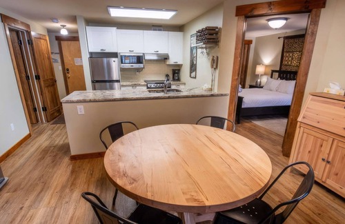 East Kootenay Condo | Fernie - Timberline Lodges Spruce #202