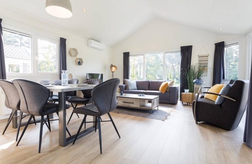 Beekbergen-Zuid Ski Chalet | ✓ Ferox XL at Recreatiepark Beekbergen ✓ Holiday home for 4 persons ✓ Located in Beekbergen (Gelderland) ✓ Holiday park on the Veluwe ✓ Book directly through the park