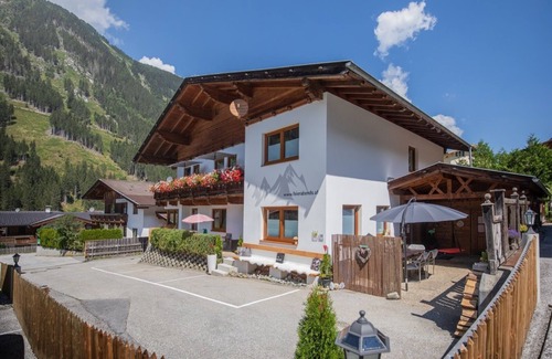Volderau Apartment | FeWo Alpenveilchen - Well-being-oriented with great attention to detail.