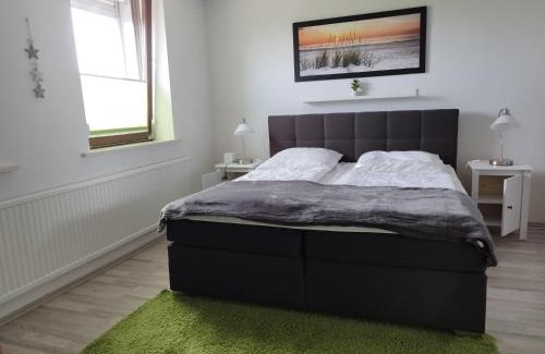 Dahme Apartment | Fewo "Am Deich" eigener Garten, 70m zum Strand, Fahrradgarage, Parkplatz