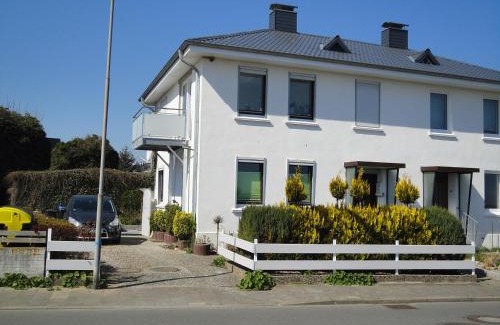 Dahme Apartment | Fewo "Am Deich" eigener Garten, 70m zum Strand, Fahrradgarage, Parkplatz