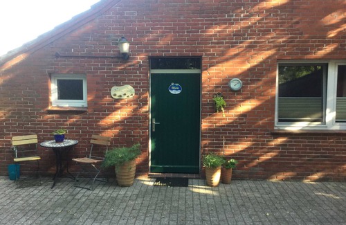 Ihlow Apartment | FeWo am Ringkanal - Holiday apartment Am Ringkanal