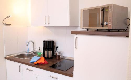 Vellmar Apartment | Fewo Art City-Studio Kassel 3, modern, ruhig, citynah, kostenfreie Parkplätze, großer Balkon, voll ausgestattet