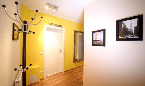 Vellmar Apartment | Fewo Art City-Studio Kassel 3, modern, ruhig, citynah, kostenfreie Parkplätze, großer Balkon, voll ausgestattet