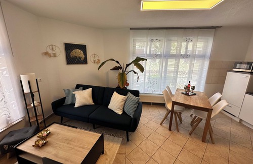 Naumburg Apartment | FeWo "Goldener Steiger" für 4 Personen im Zentrum von Naumburg 99% barrierefrei