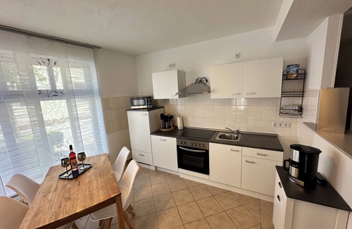 Naumburg Apartment | FeWo "Goldener Steiger" für 4 Personen im Zentrum von Naumburg 99% barrierefrei