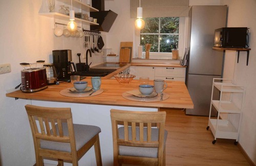 Bomighausen Apartment | FeWo Luise - Cozy vacation apartment for 2