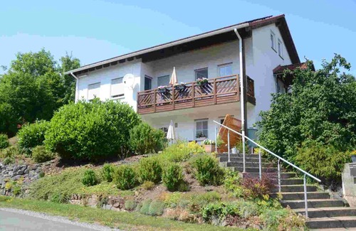 Bomighausen Apartment | FeWo Luise - Cozy vacation apartment for 2