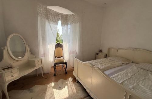 Hildburghausen Apartment | FeWo Zar Ferdinand Schloss Weitersroda