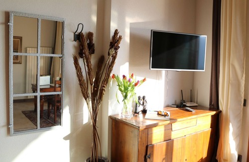 Maccagno Apartment | Finca Cascina Borchina: "FALCO" country estate, relaxation, dream lake view, nature, organic