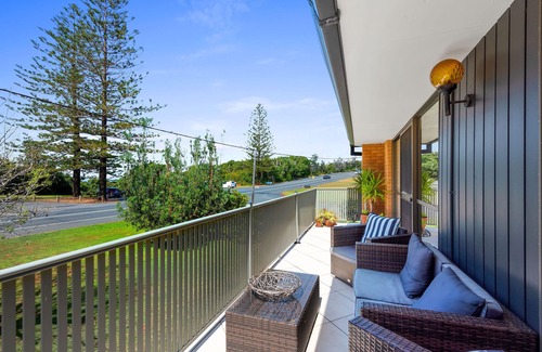Port Macquarie House | Fi s Relaxing Beach House directly opposite dog beach