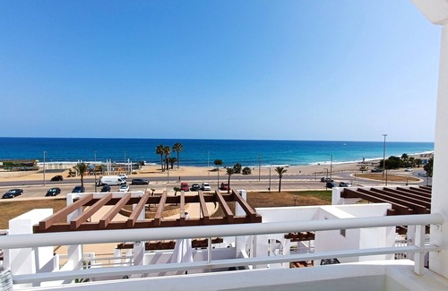 Vista de los Angeles-Rumina Apartment | Fiber Fiber Penthouse with Ocean Views and Community Pool