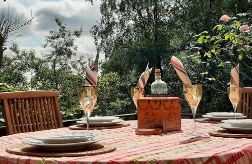 Nassandres sur Risle Villa | Fibered and turnkey family country house on the edge of the woods