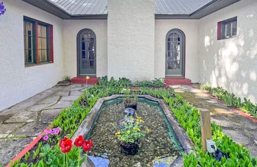Nelson House | Fiddlers Green Lake Home