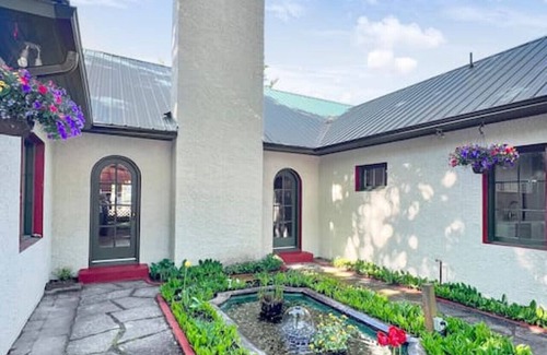 Nelson House | Fiddlers Green Lake Home