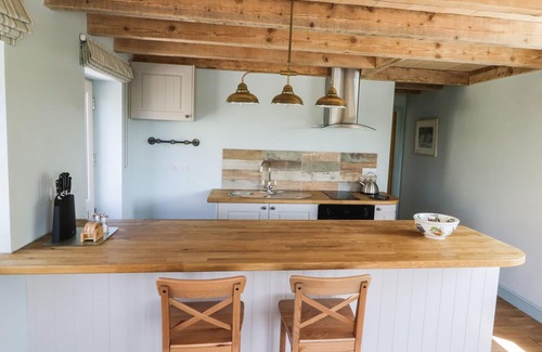 Loftus Cottage | FIELD COTTAGE, pet friendly, character holiday cottage in Staithes