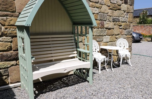 Loftus Cottage | FIELD COTTAGE, pet friendly, character holiday cottage in Staithes
