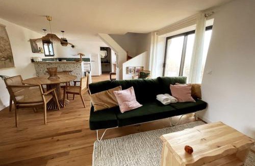 Pleumeur-Bodou House | Field house