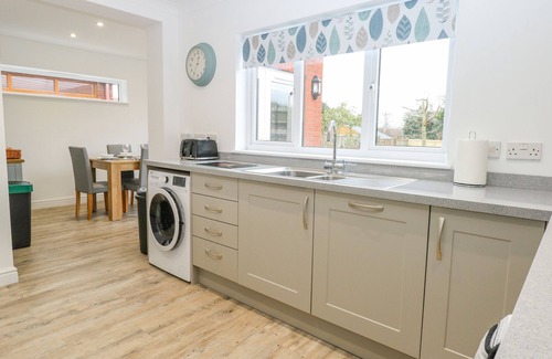 Bodham House | FIELD VIEW, family friendly, character holiday cottage in Sheringham