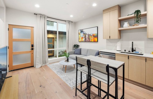 North Beacon Hill House | FIFA Retreat - Rooftop, A/C, Mt. Rainier View