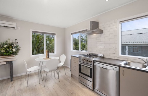 National Park Village Cottage | Fifteen B - National Park Holiday Home