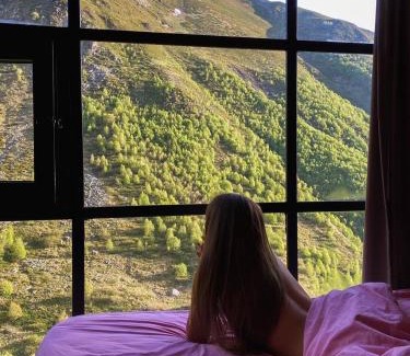 Roshka Hotel | Fifth Season