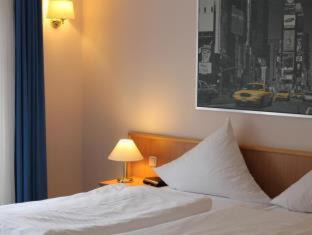 Babelsberg Sud Hotel | Filmhotel Lili Marleen