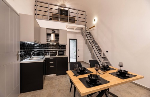 Perissa House | Filoxenia Luxury Villas