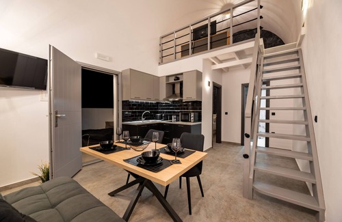 Perissa House | Filoxenia Luxury Villas