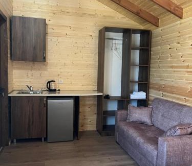 Kvemo Alvani Villa | Finca Idoize Camping Hotel