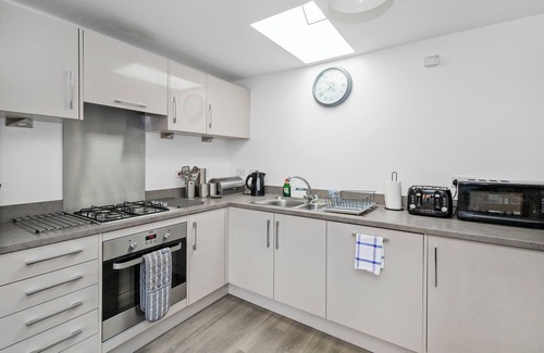 Ford Apartment | Finders Nook - Home From Home. nStay, work, rest or play near Goodwood