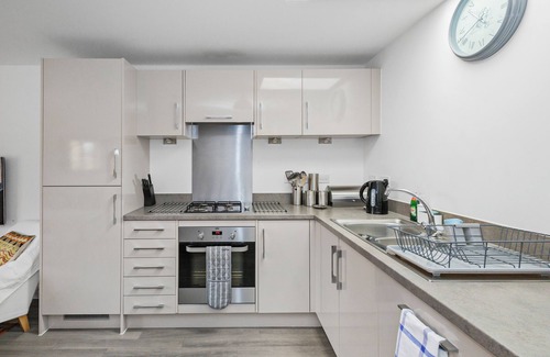 Ford Apartment | Finders Nook - Home From Home. nStay, work, rest or play near Goodwood