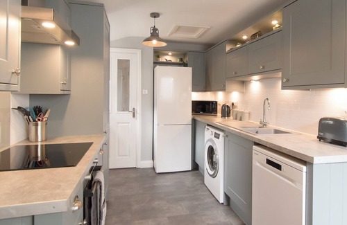 Buckie Cottage | Findochty Holiday Cottage - Cosy cottage with Private Garden and Sea View