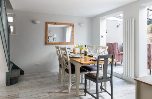 Caerwys House | Finest Retreats - Esmor Cottage