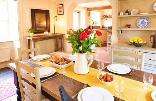 Thrapston House | Finest Retreats | Islip Mill House - Luxury Riverside Home