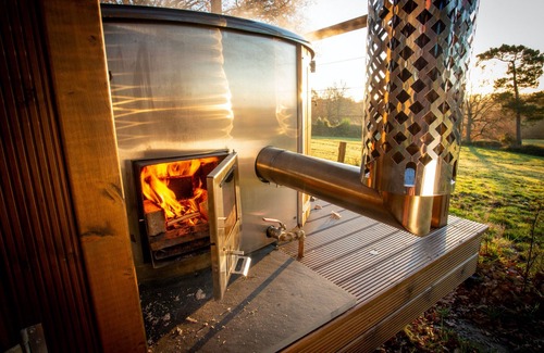 Chiddingstone Hoath Ski Chalet | Finest Retreats | Knole Luxury Dome