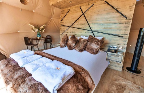 Chiddingstone Hoath Ski Chalet | Finest Retreats - Scotney Luxury Dome