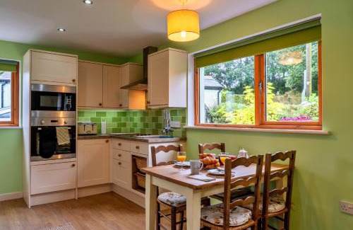 Boscastle Ski Chalet | Finest Retreats - Skylarks